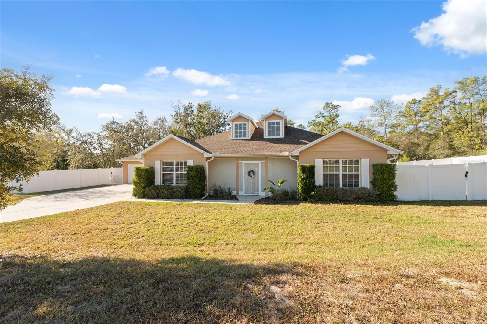 ROYAL HIGHLANDS - Residential