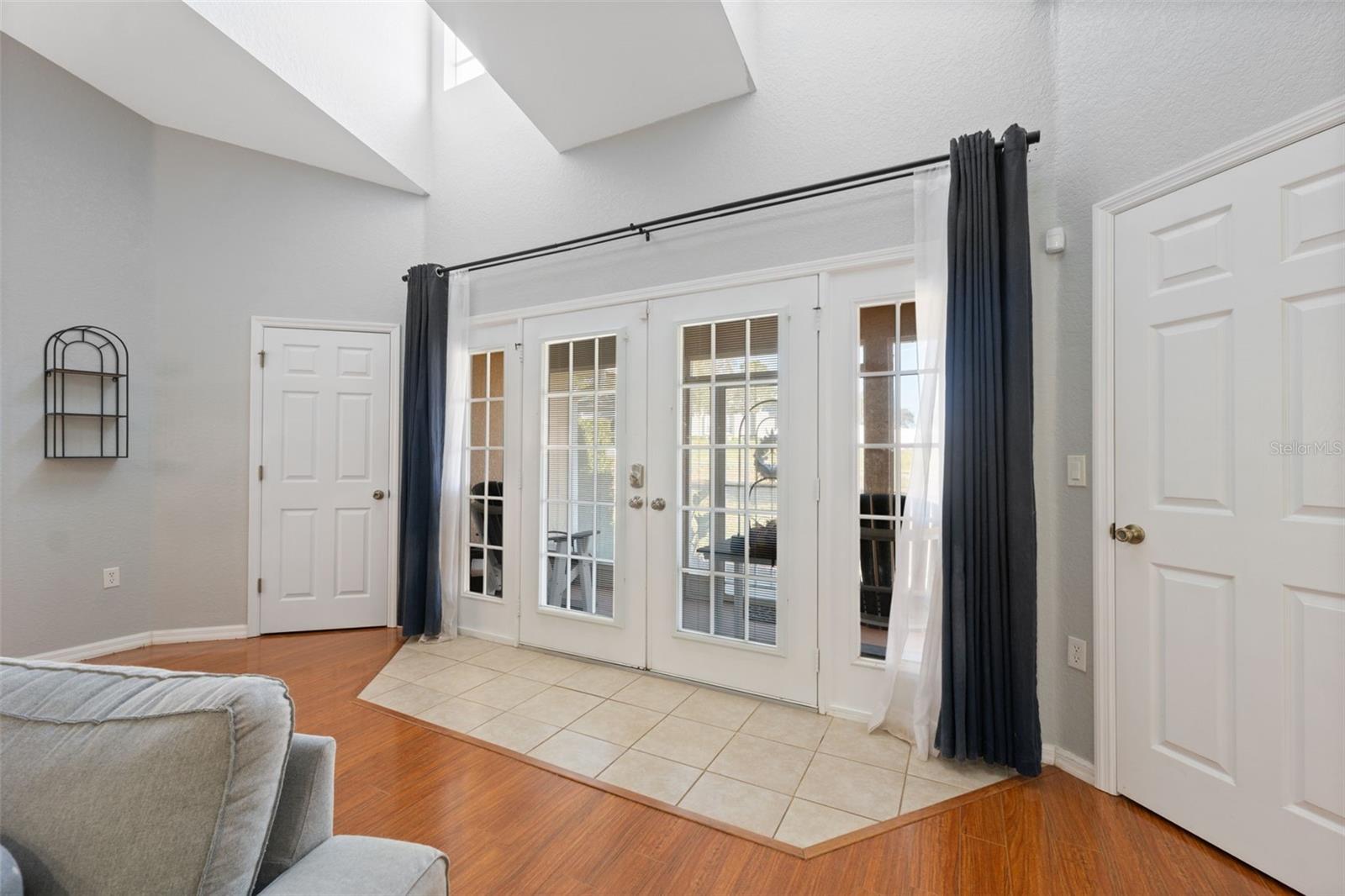 ROYAL HIGHLANDS - Residential