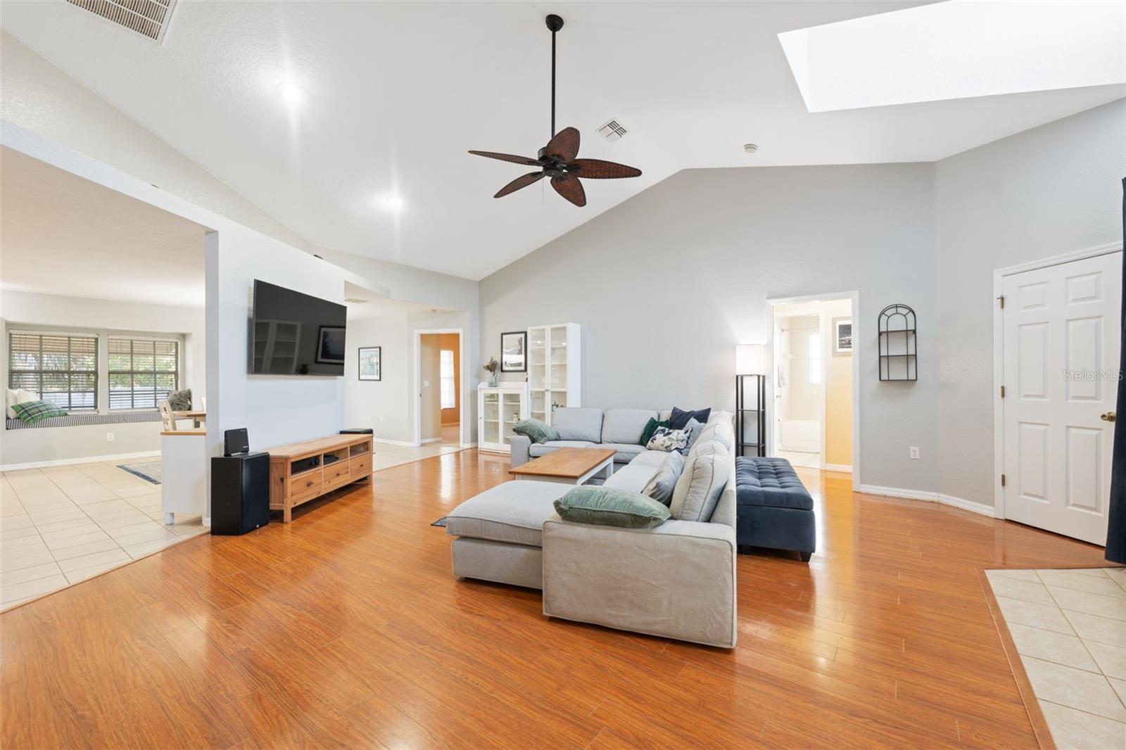 ROYAL HIGHLANDS - Residential