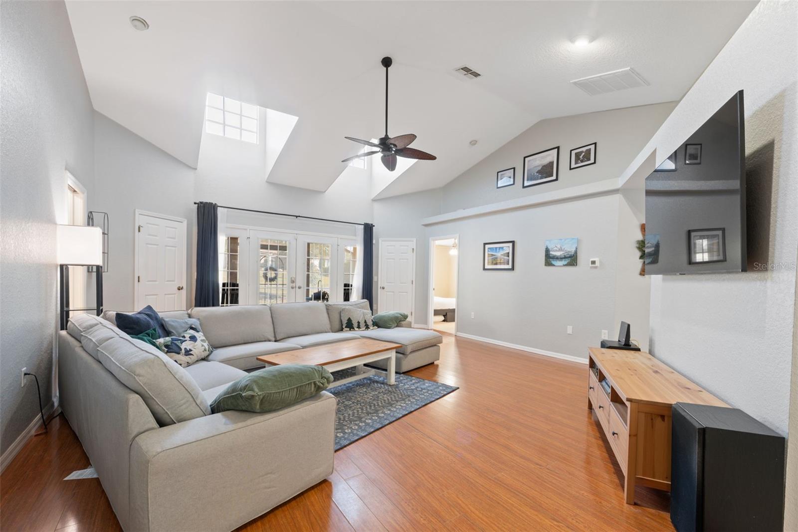 ROYAL HIGHLANDS - Residential