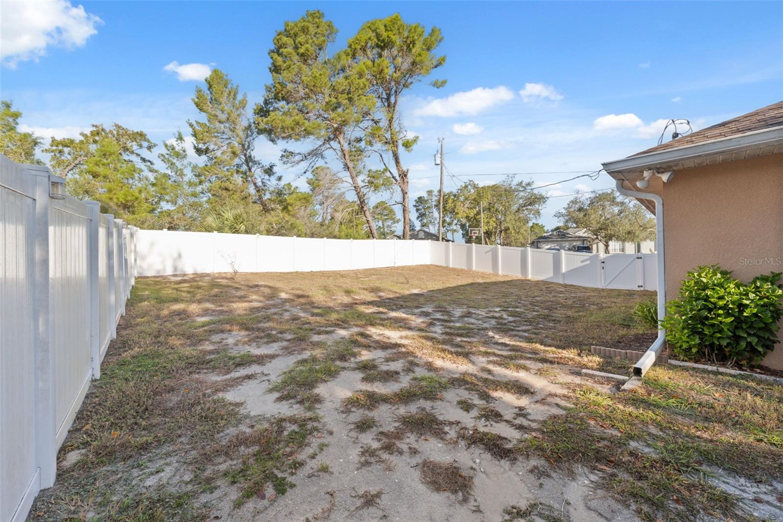 ROYAL HIGHLANDS - Residential