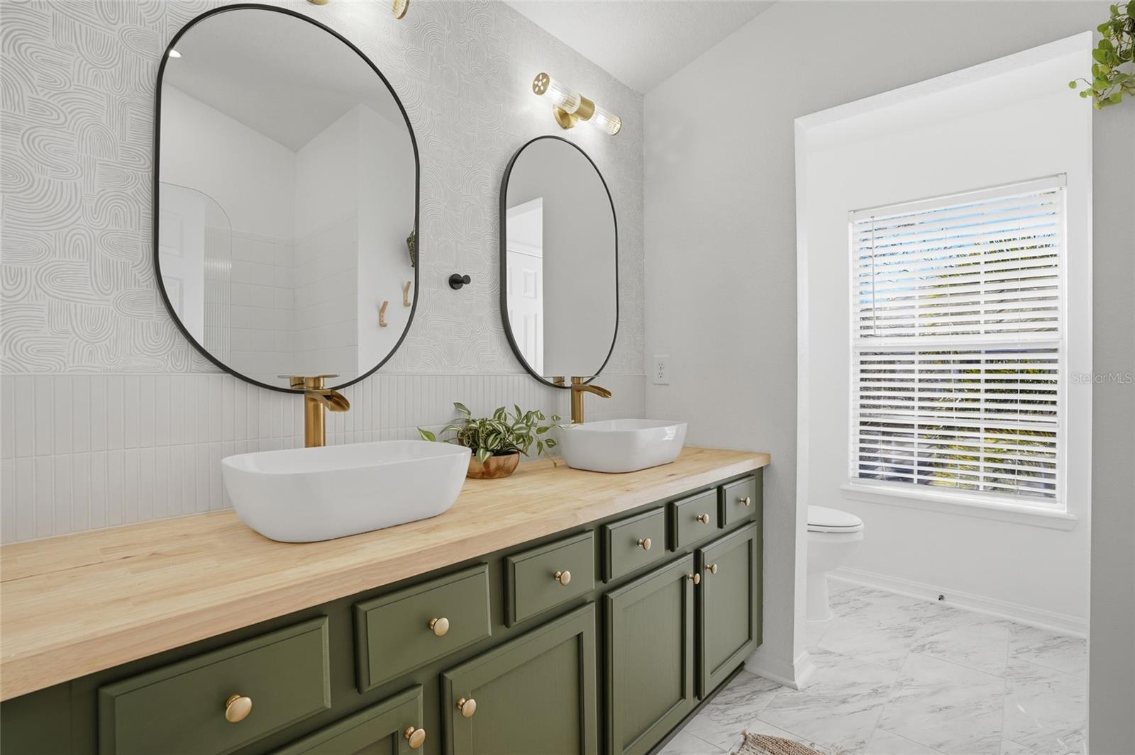 BAY BREEZE COVE - Residential