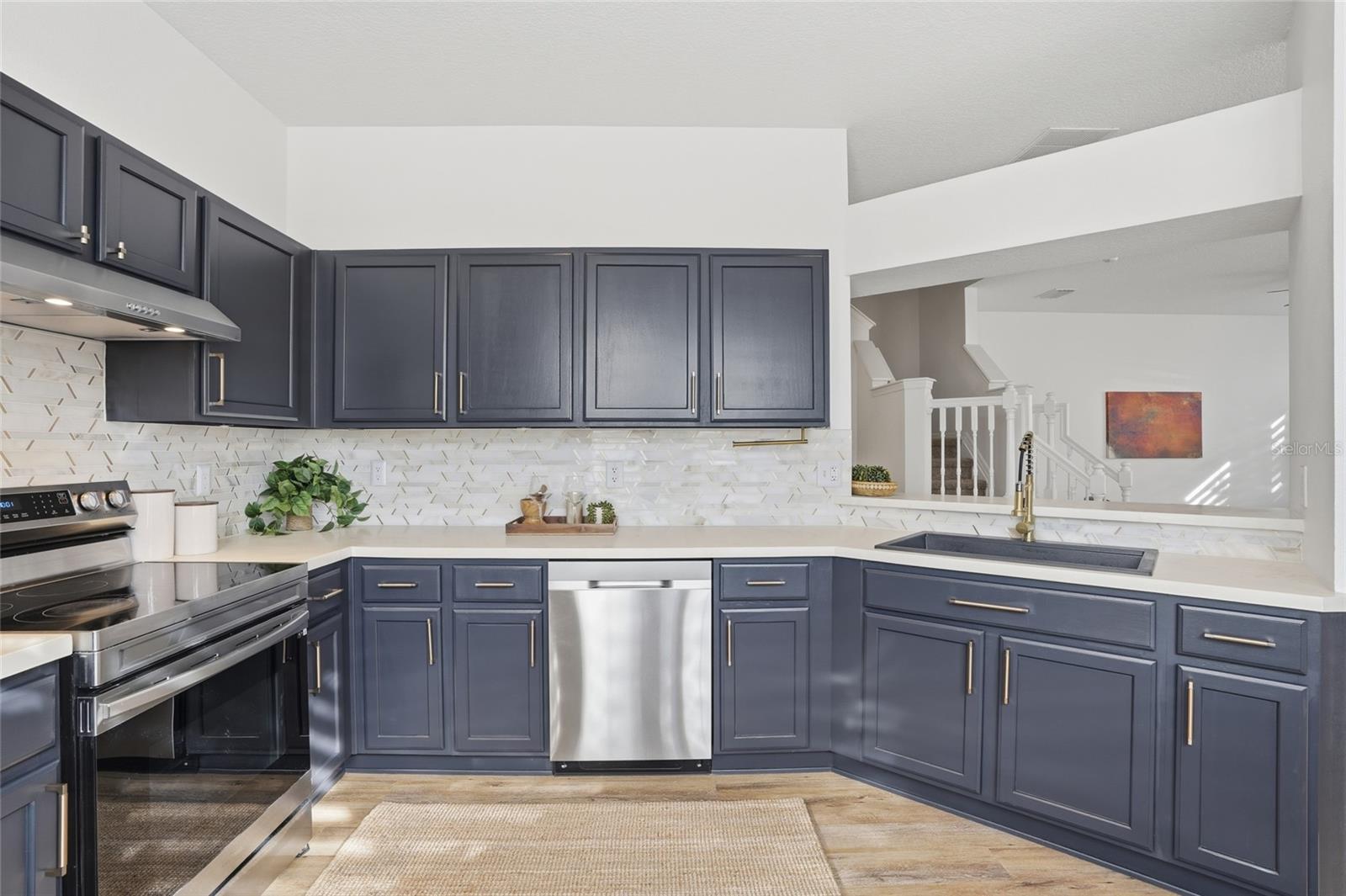 BAY BREEZE COVE - Residential