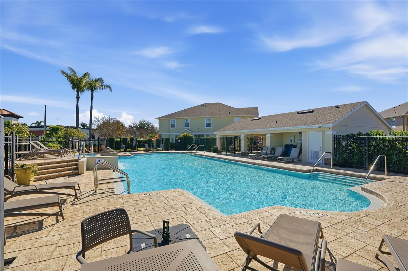 BAY BREEZE COVE - Residential