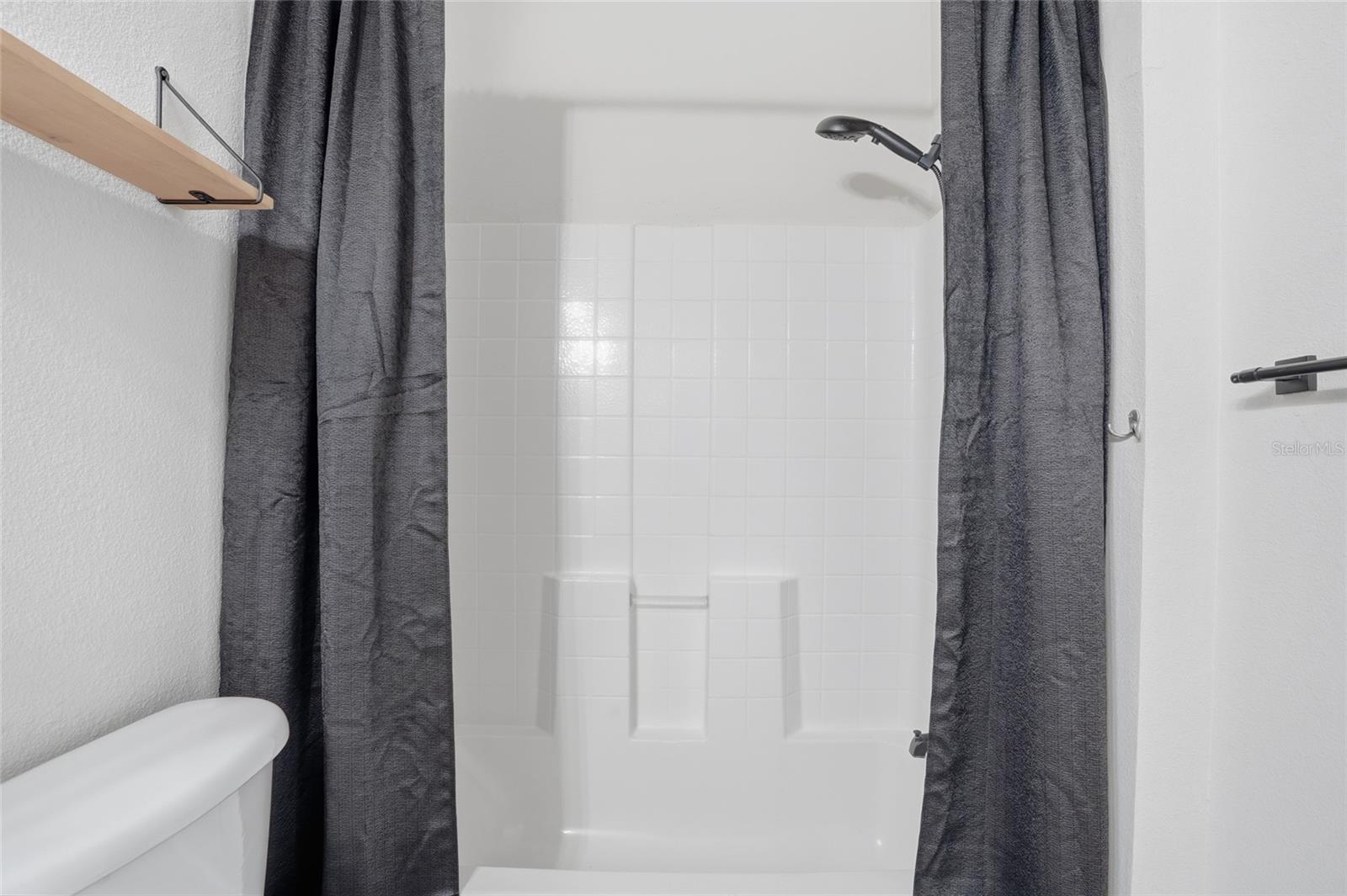 BAY BREEZE COVE - Residential