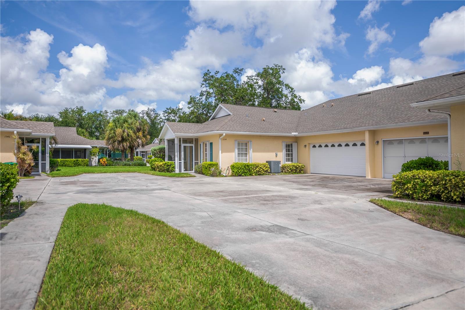 1554 RED OAK LANE