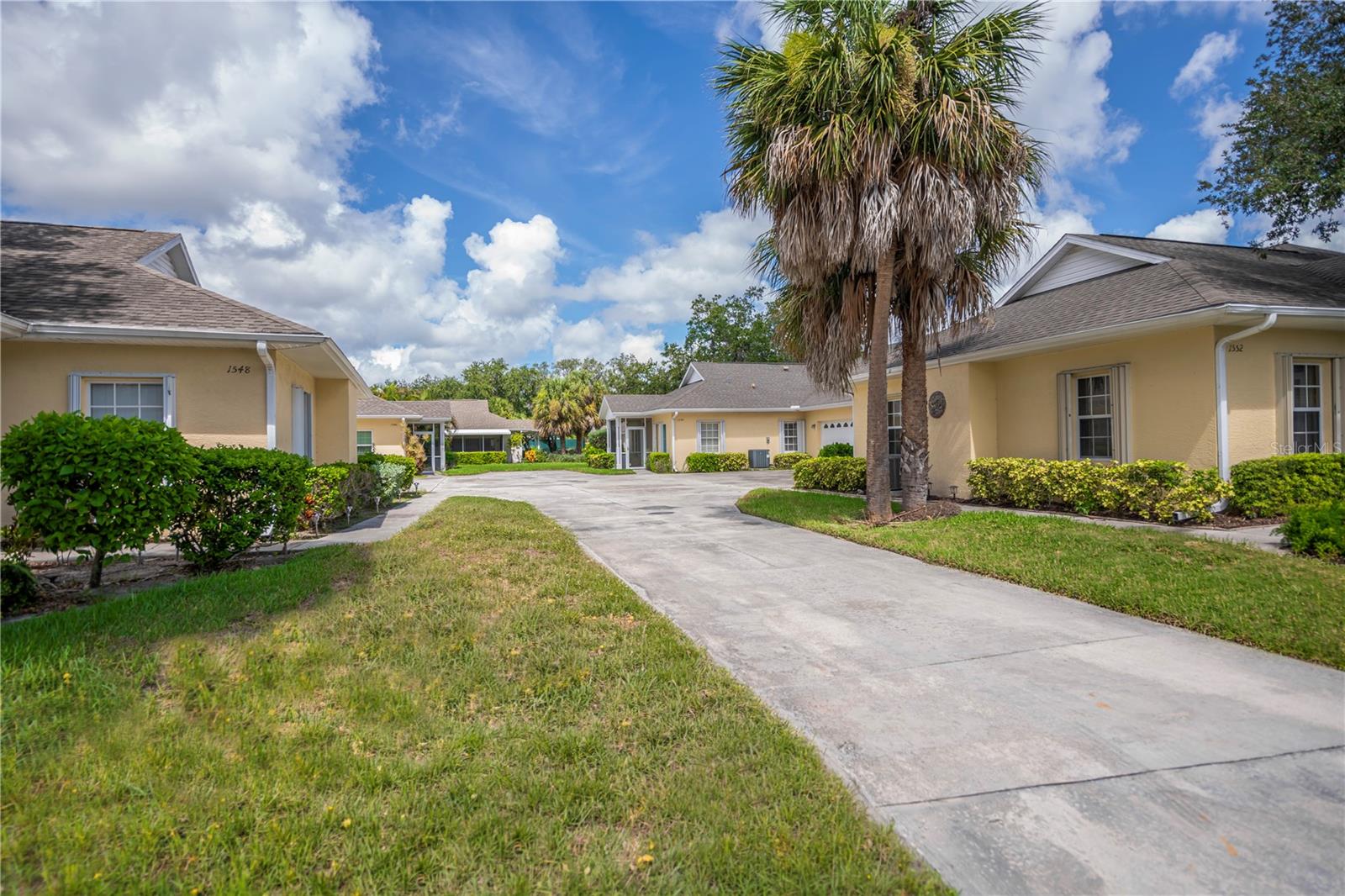 1554 RED OAK LANE