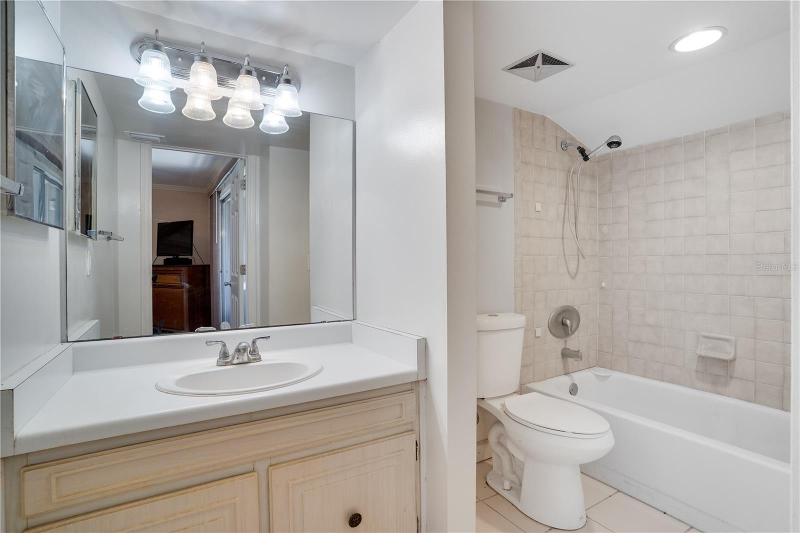 NORTH BAY VILLAGE CONDO - Residential Lease