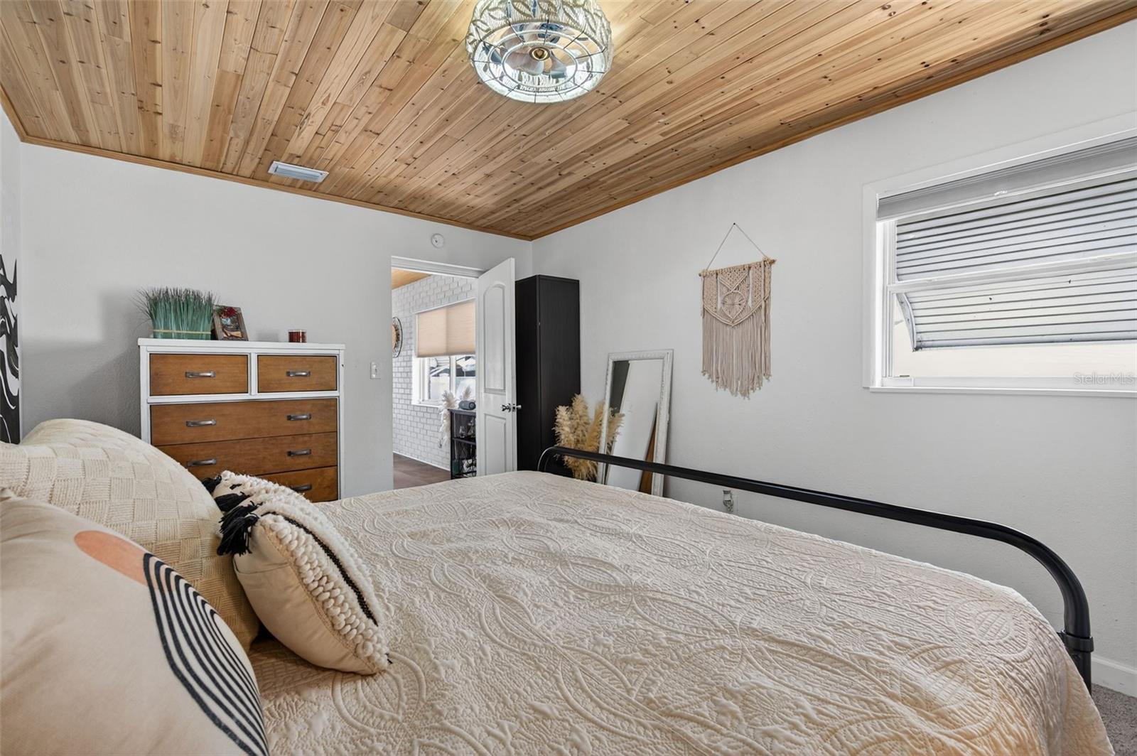 THIRTIETH AVE SUB EXTENTION - Residential Lease