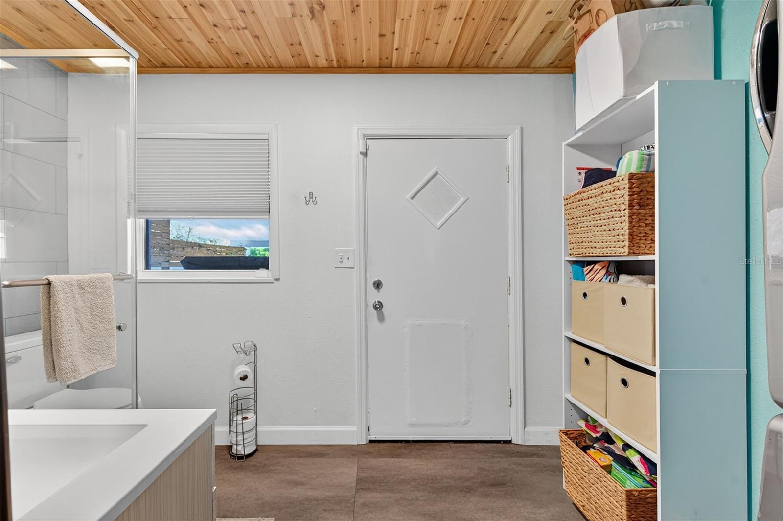 THIRTIETH AVE SUB EXTENTION - Residential Lease