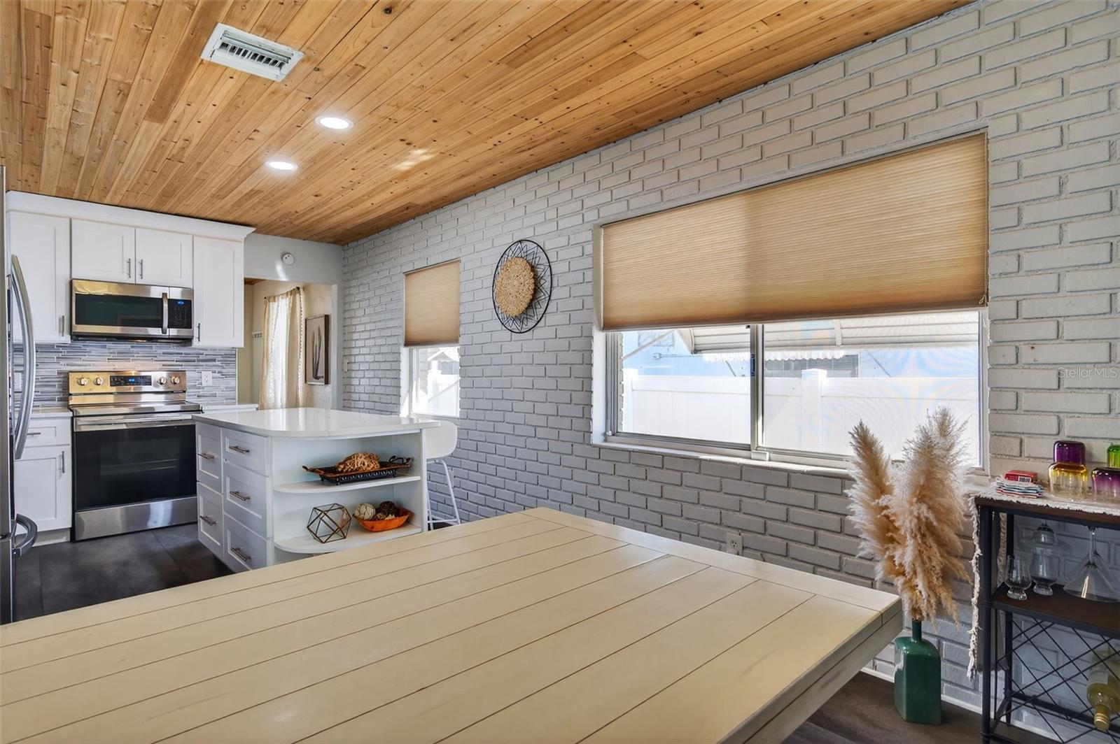 THIRTIETH AVE SUB EXTENTION - Residential Lease
