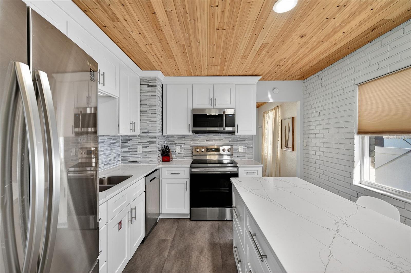 THIRTIETH AVE SUB EXTENTION - Residential Lease