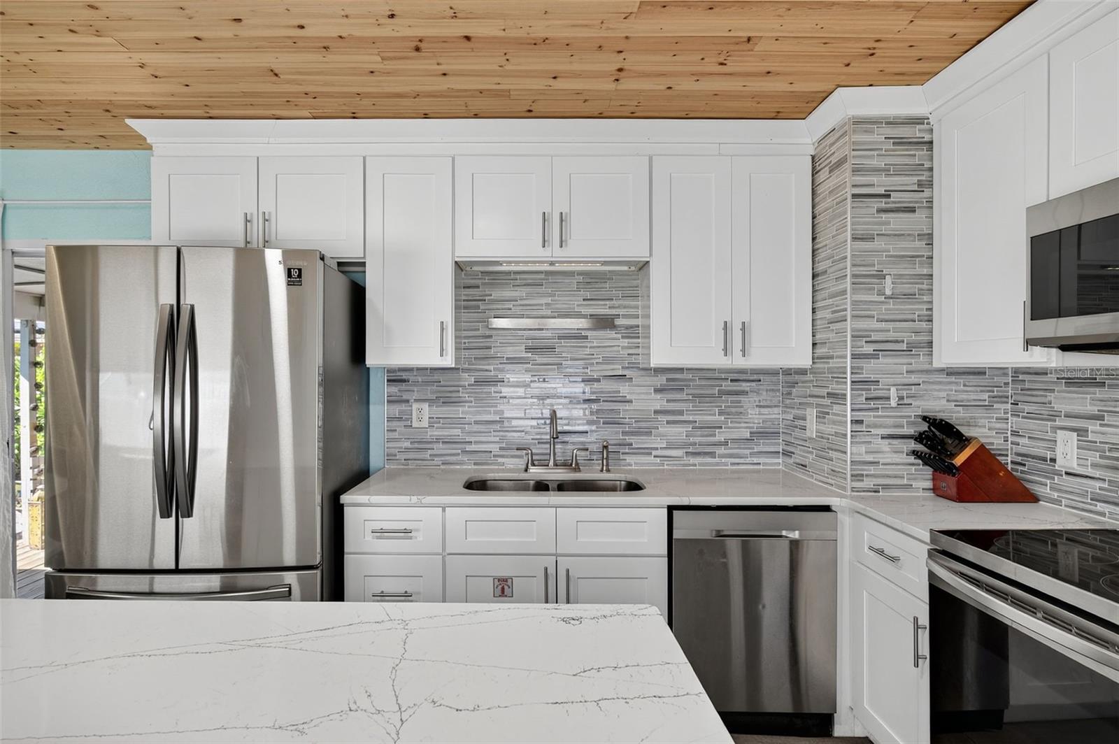 THIRTIETH AVE SUB EXTENTION - Residential Lease