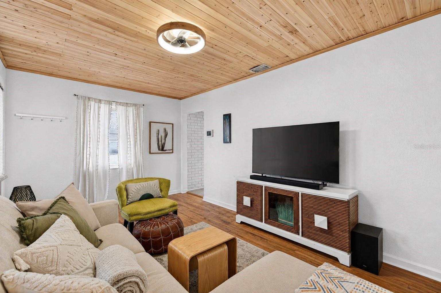 THIRTIETH AVE SUB EXTENTION - Residential Lease