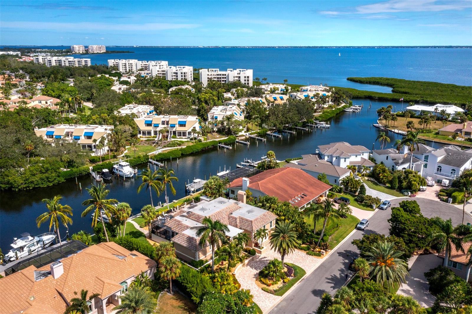 BAY ISLES - Residential