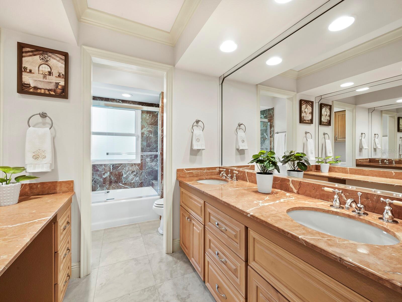 BAY ISLES - Residential