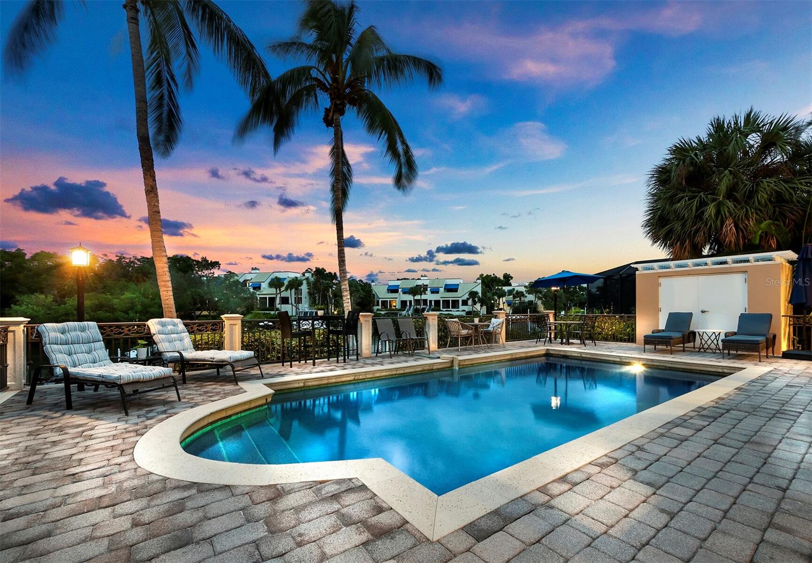 BAY ISLES - Residential