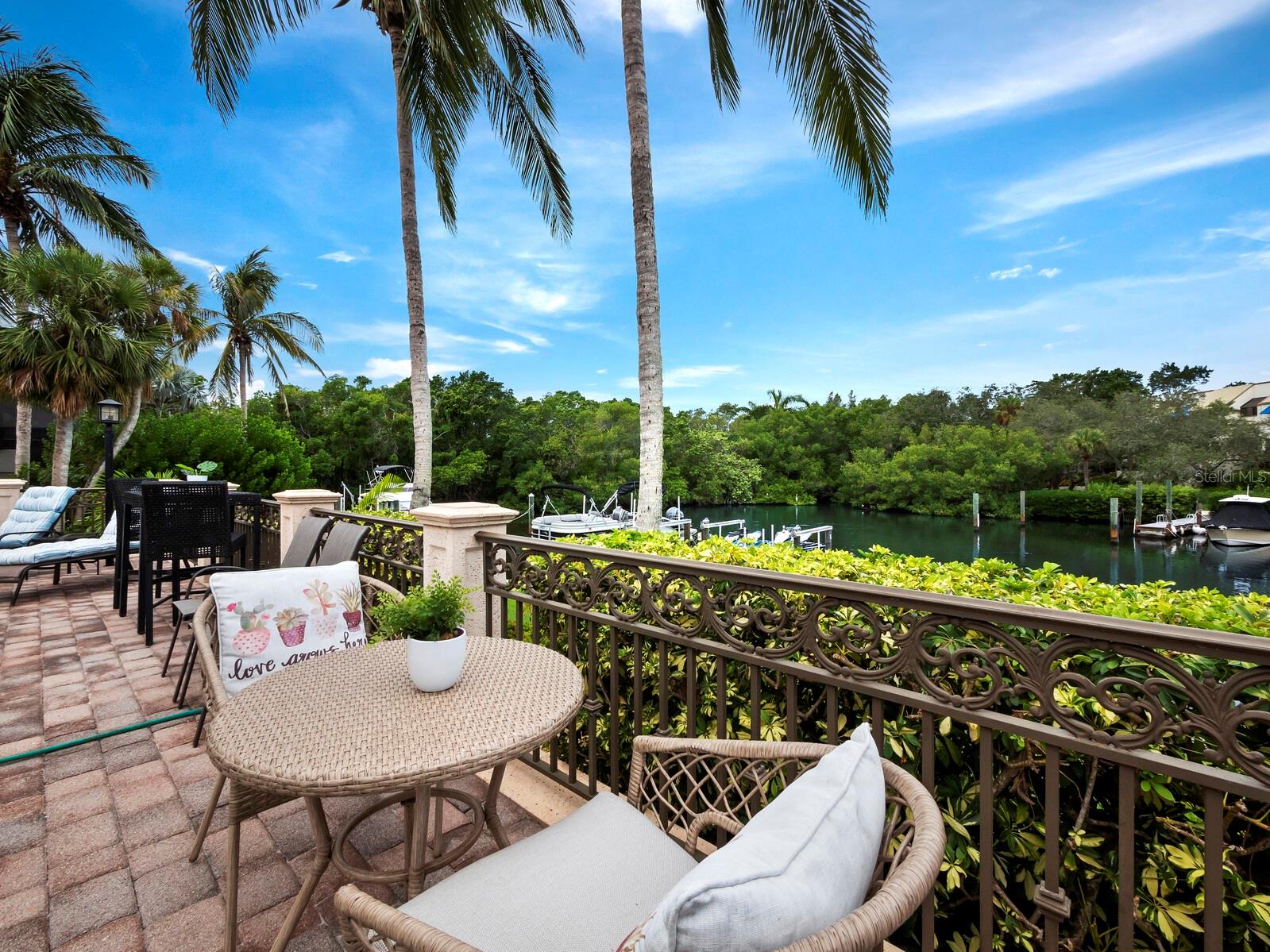 BAY ISLES - Residential