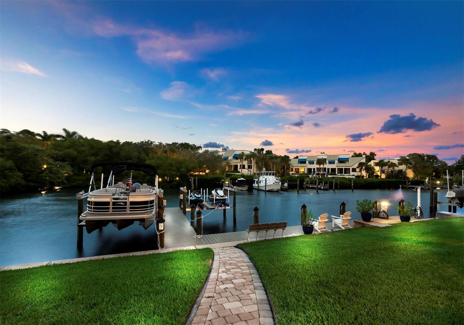 BAY ISLES - Residential