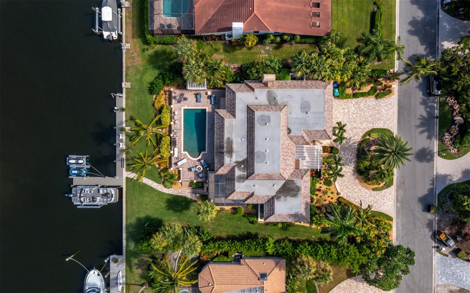 BAY ISLES - Residential
