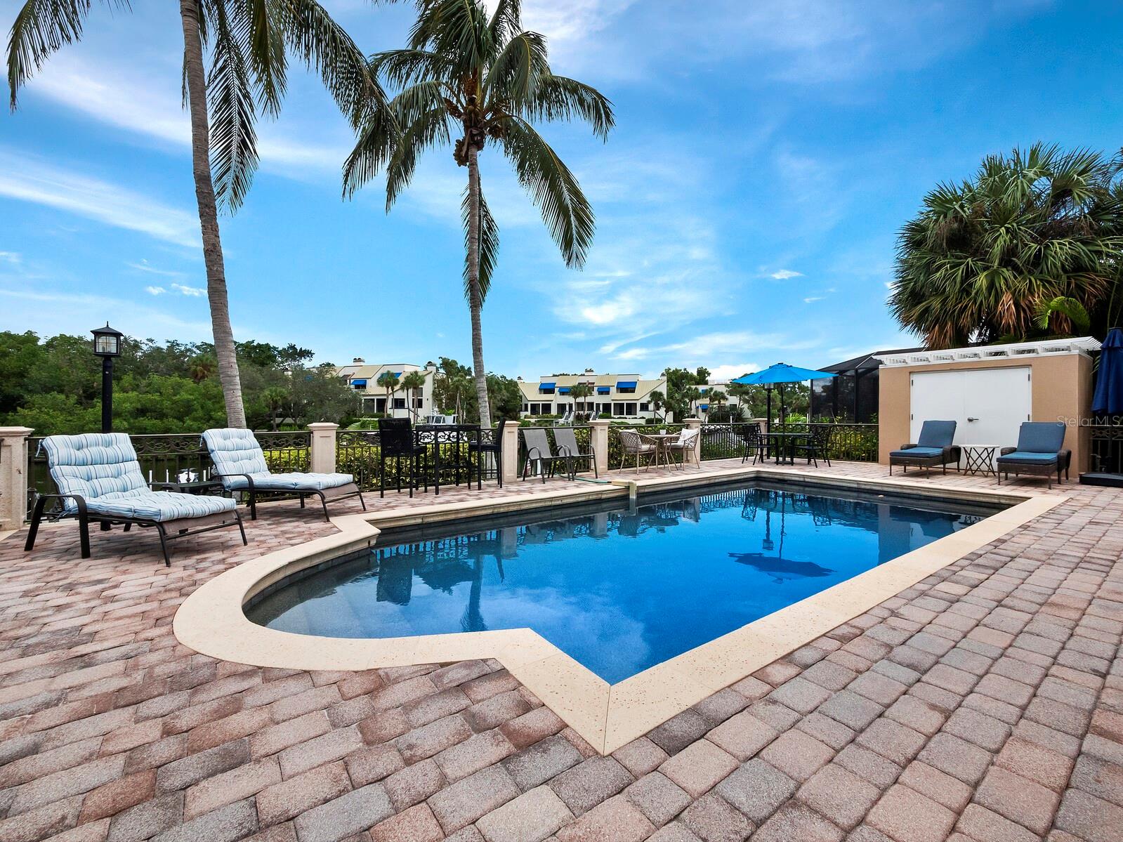 BAY ISLES - Residential