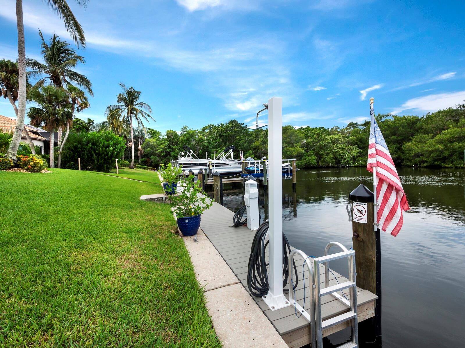 BAY ISLES - Residential