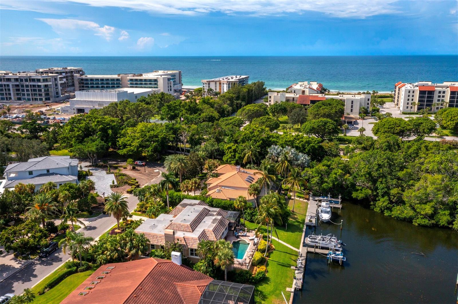 BAY ISLES - Residential