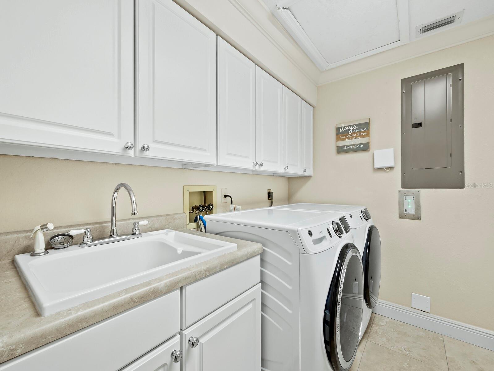 BAY ISLES - Residential