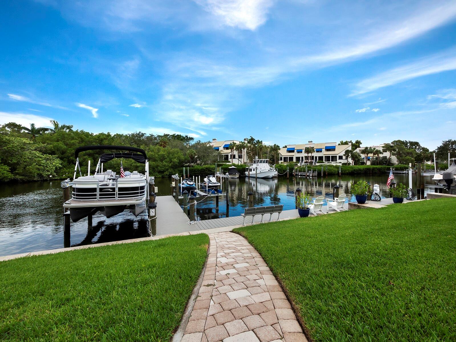 BAY ISLES - Residential