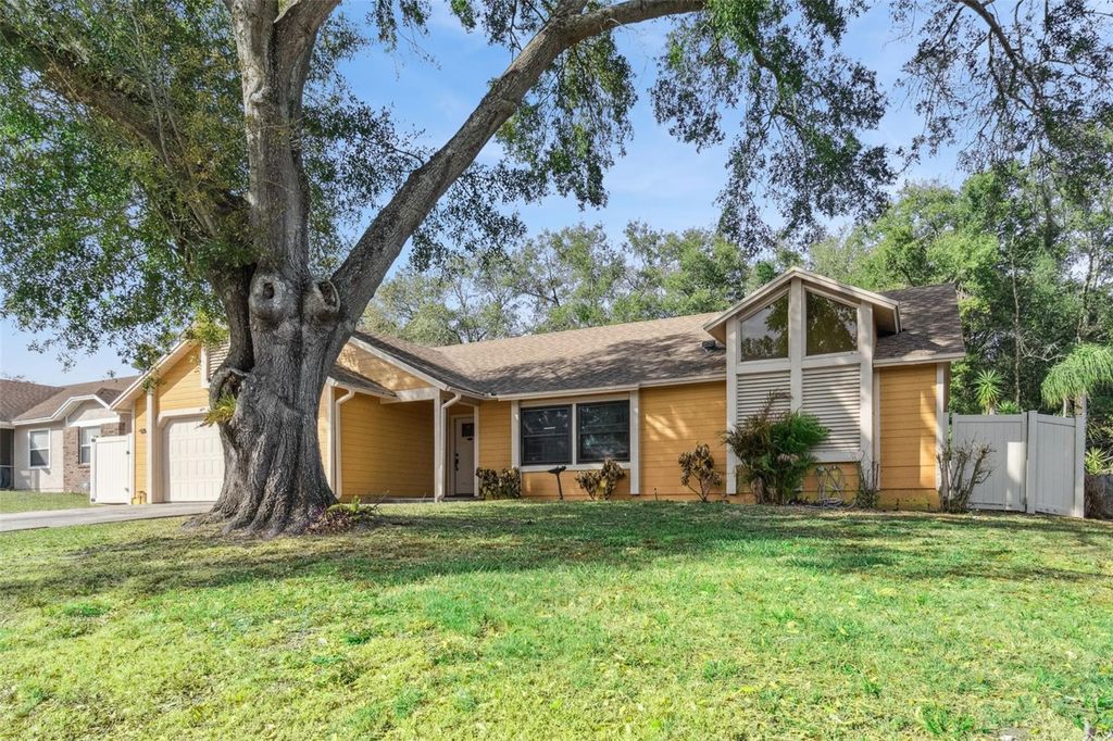 Photo of 6815 Crescent Ridge Road, Orlando, FL 32810 (MLS # O6378050)