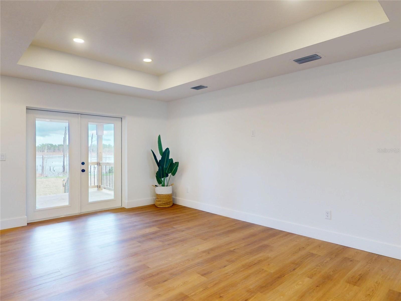 DELTONA LAKES - Residential