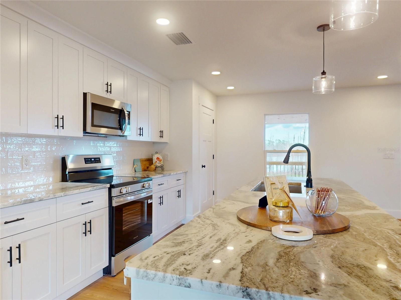 DELTONA LAKES - Residential