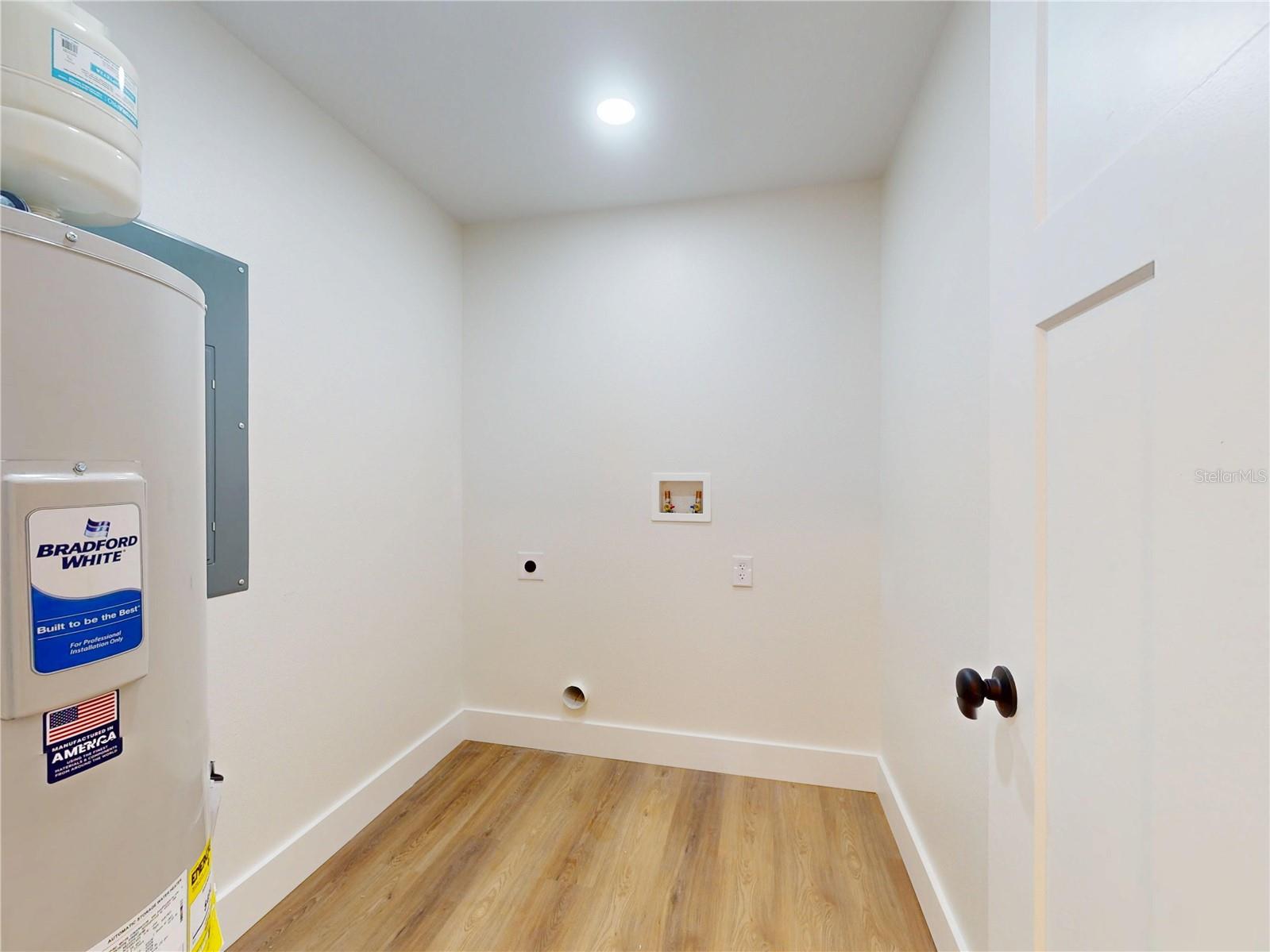 DELTONA LAKES - Residential