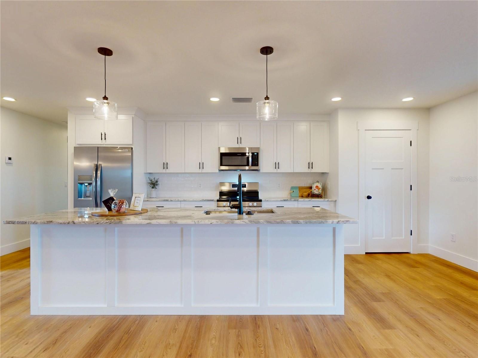 DELTONA LAKES - Residential