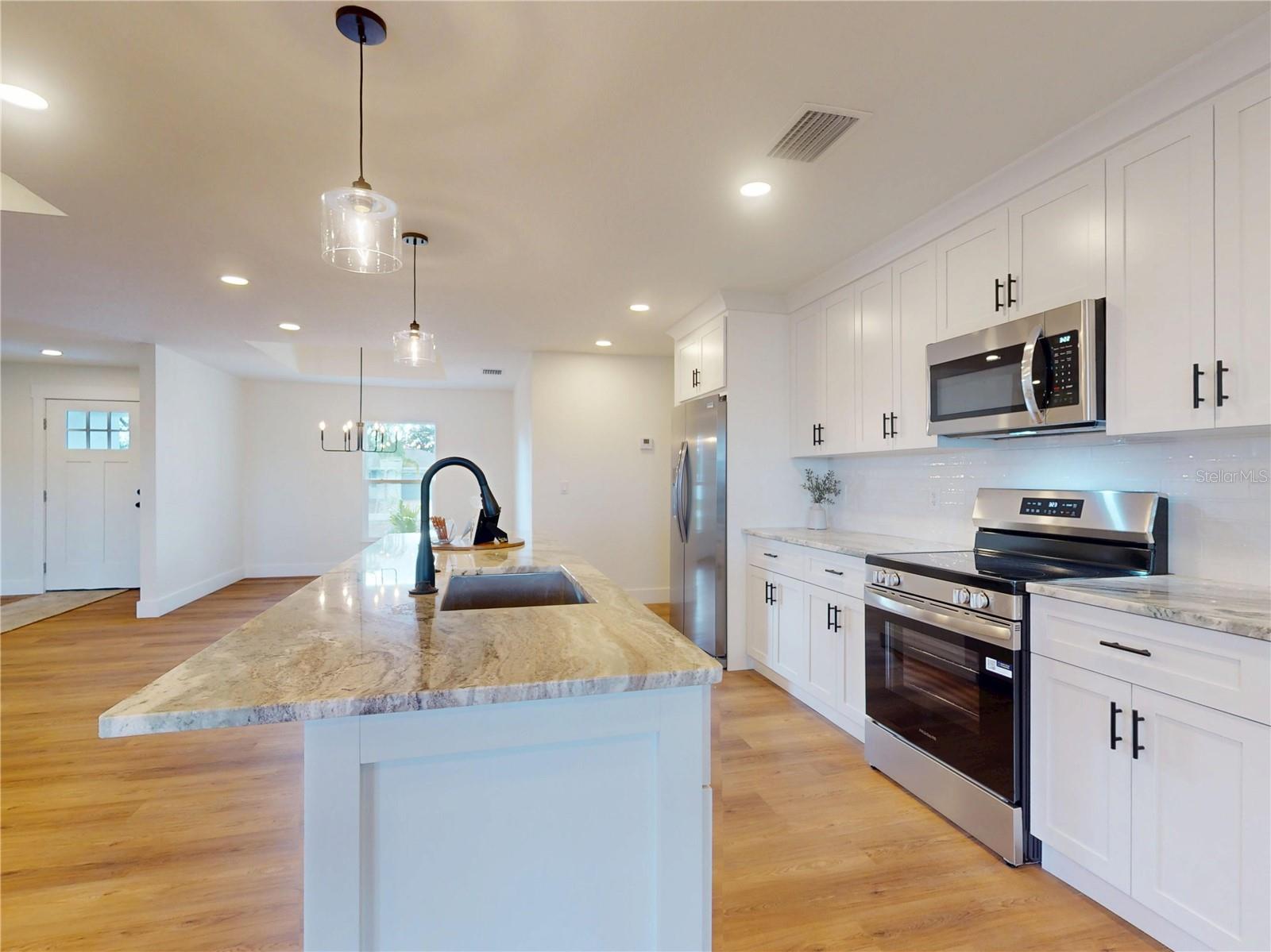 DELTONA LAKES - Residential