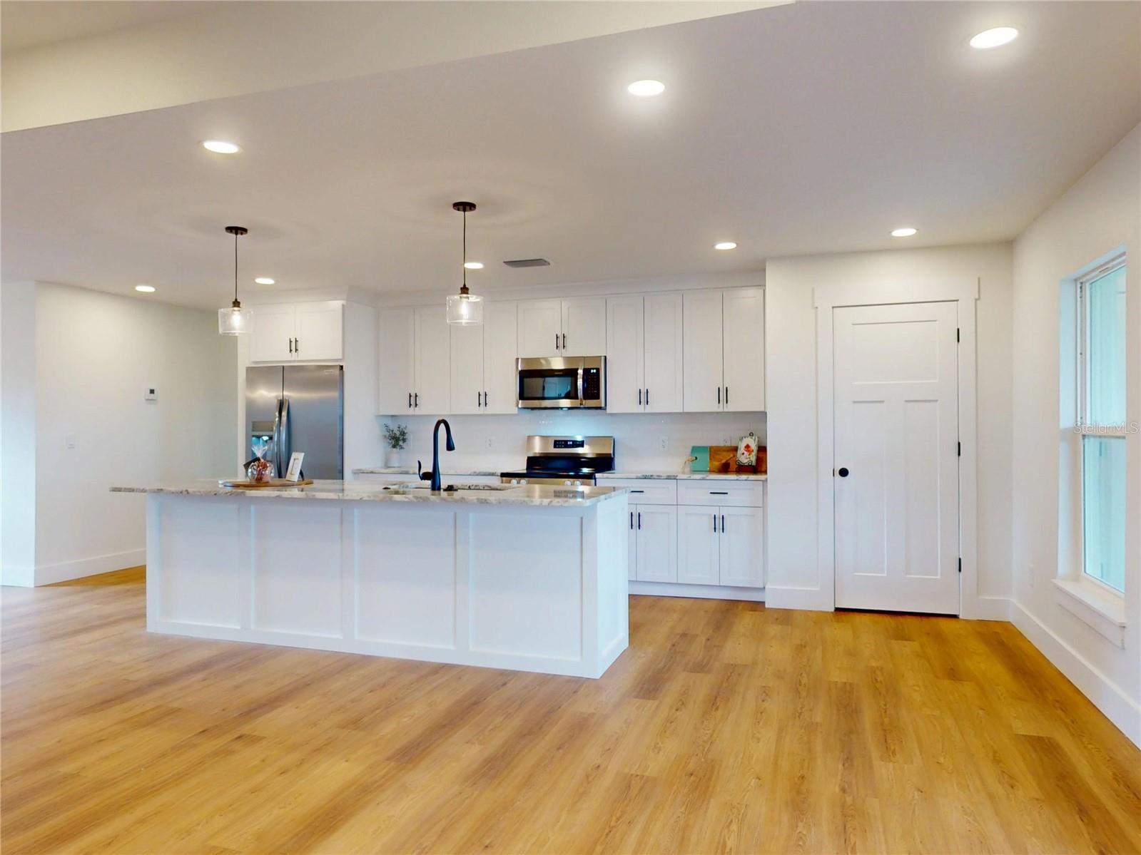 DELTONA LAKES - Residential