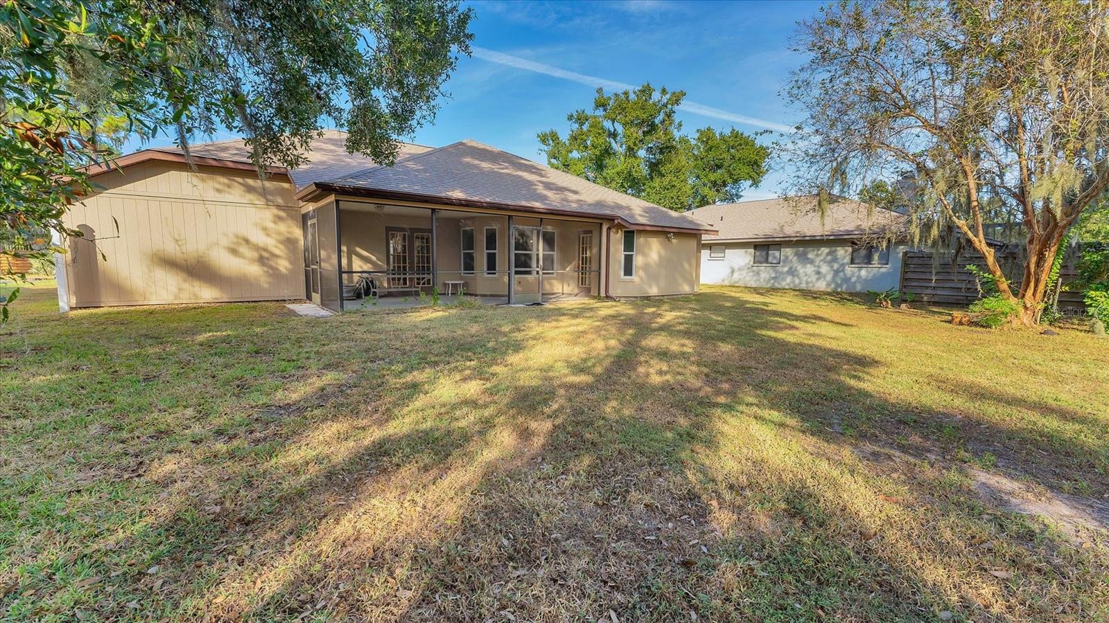 COUNTRY OAKS - Residential