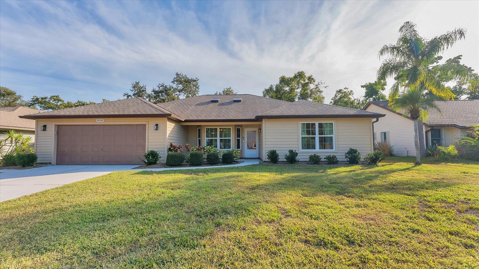 COUNTRY OAKS - Residential