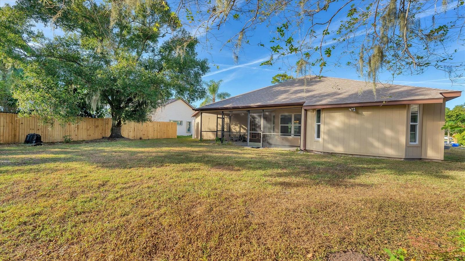 COUNTRY OAKS - Residential