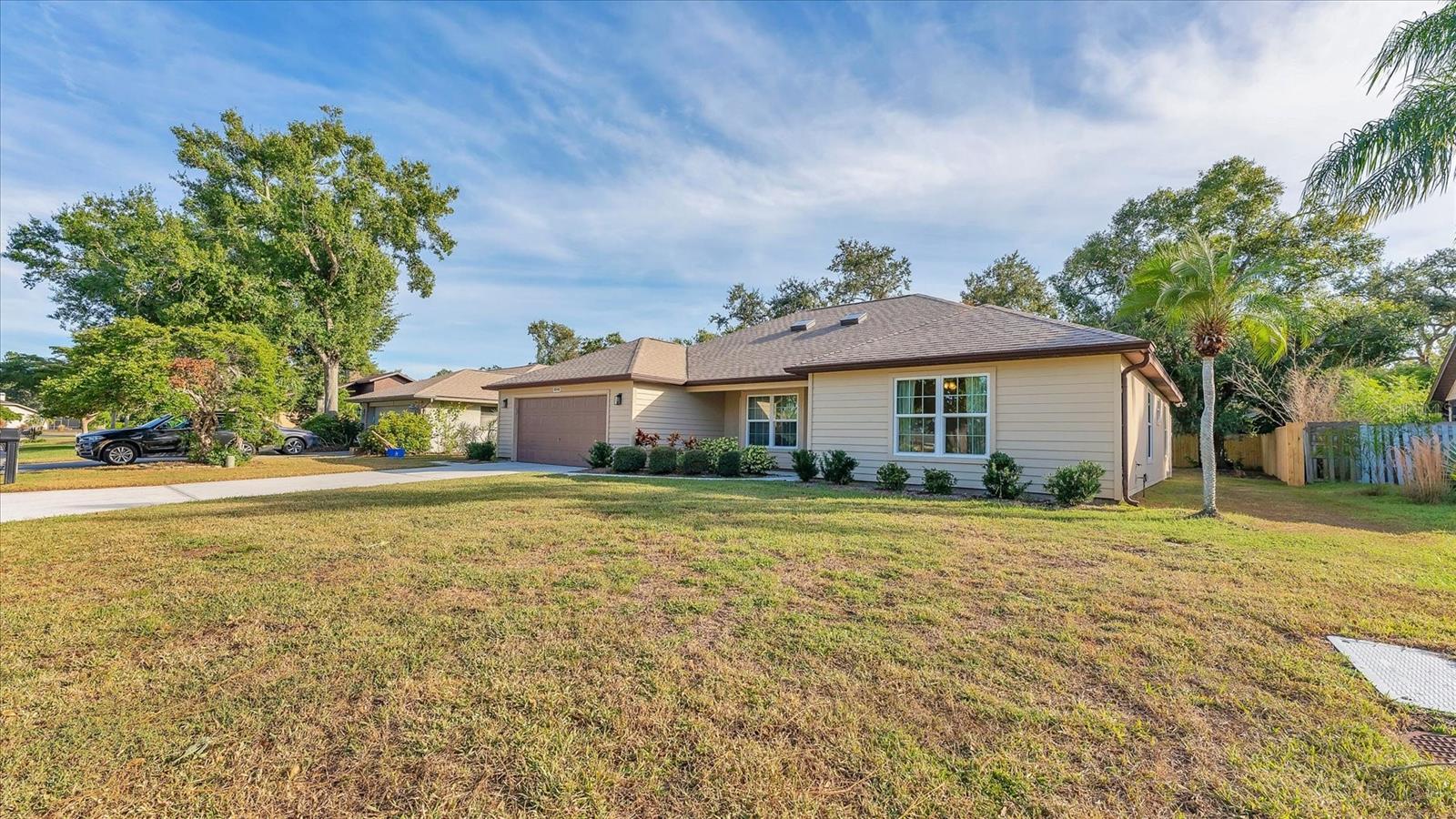 COUNTRY OAKS - Residential