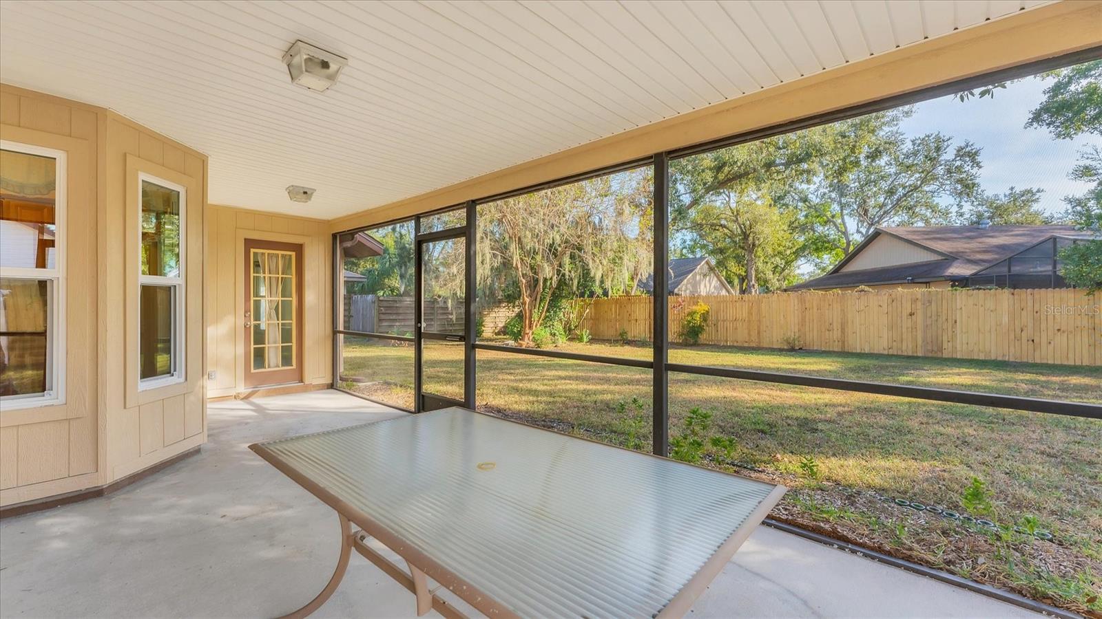 COUNTRY OAKS - Residential