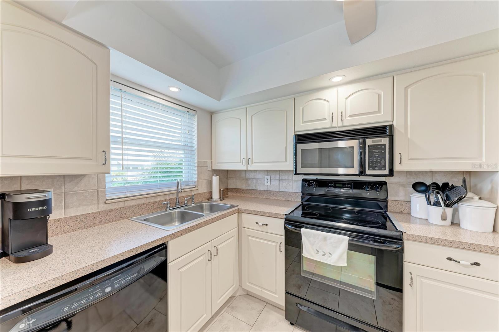 PARKWAY VILLAS - Residential