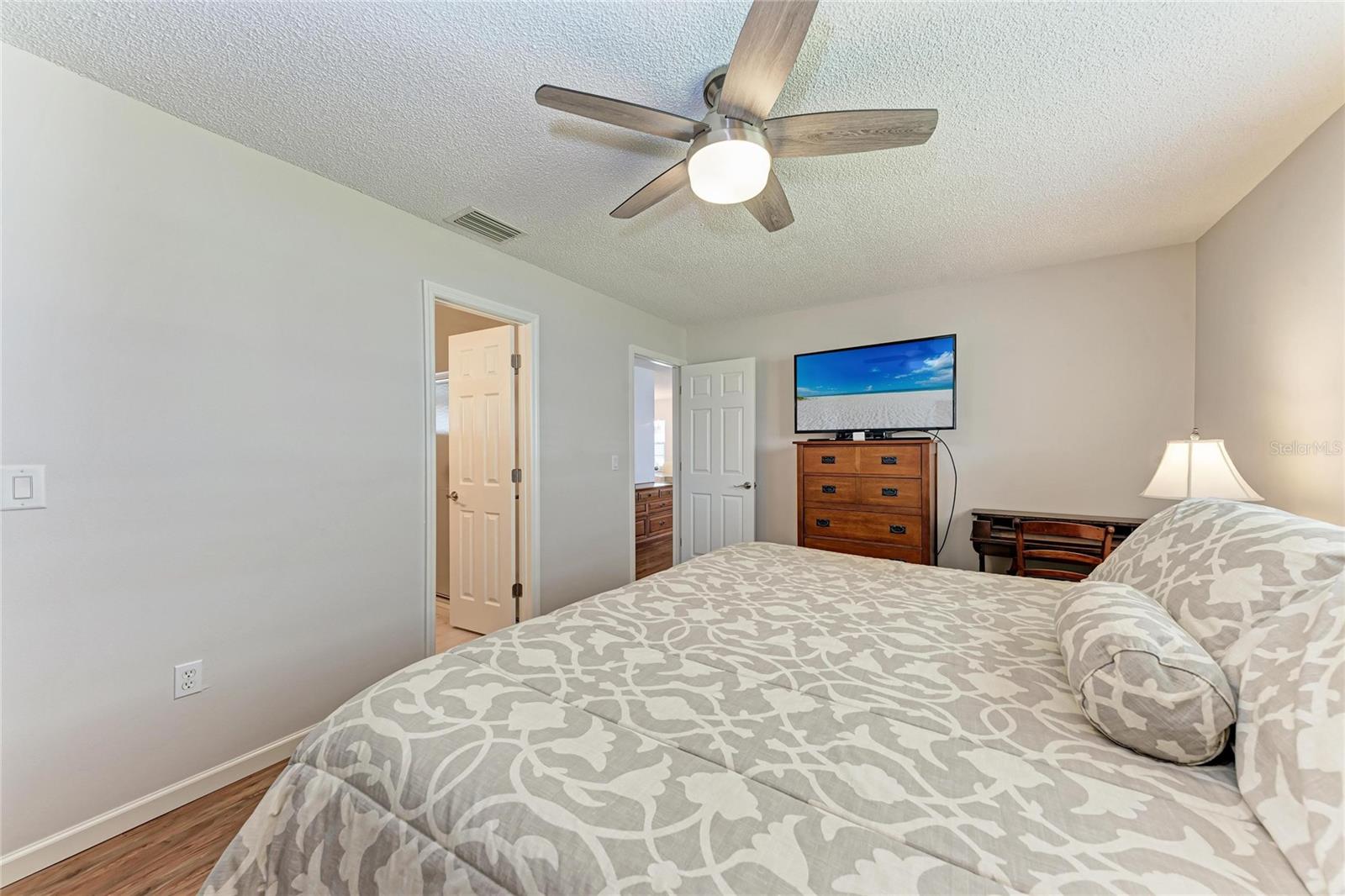 PARKWAY VILLAS - Residential