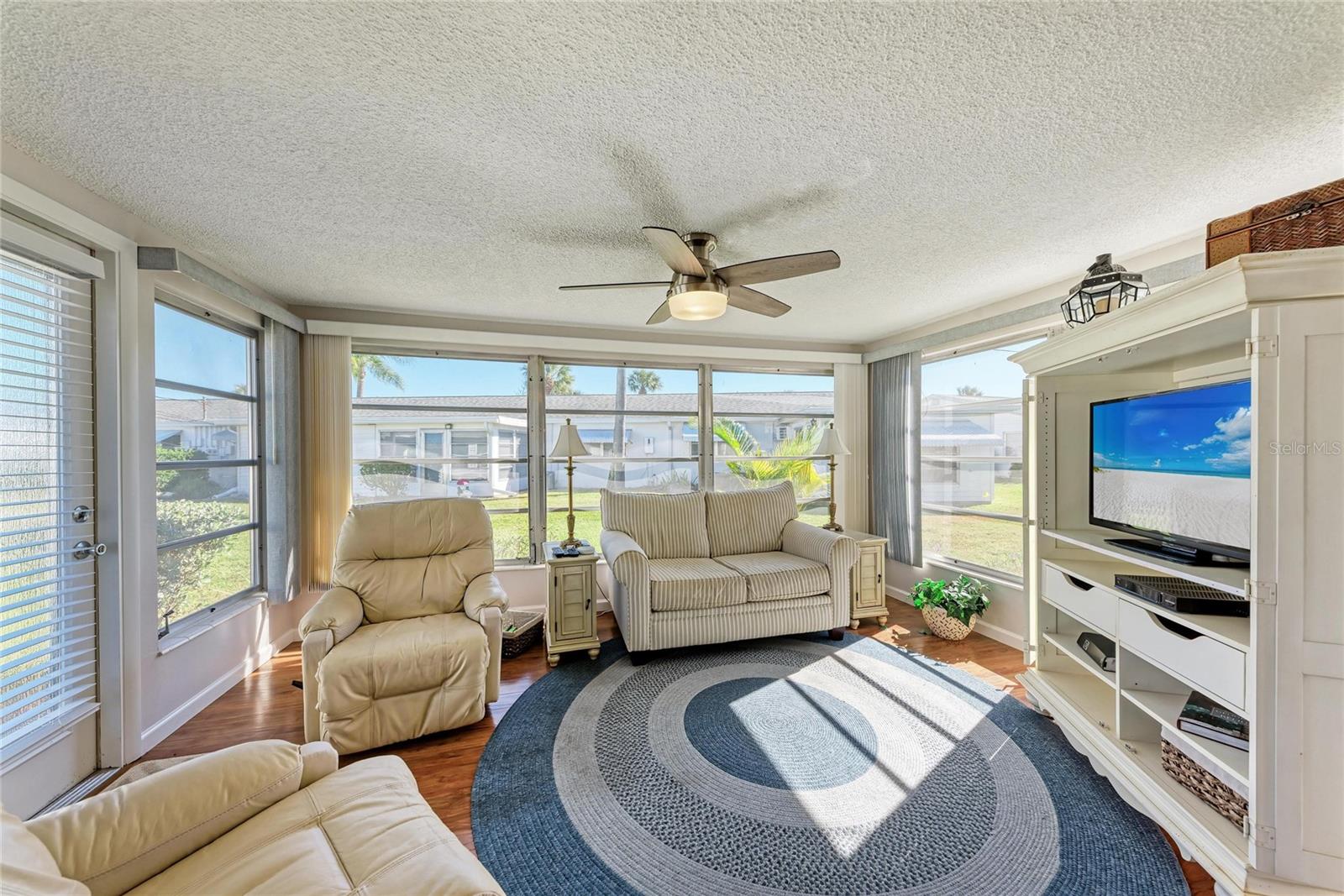 PARKWAY VILLAS - Residential