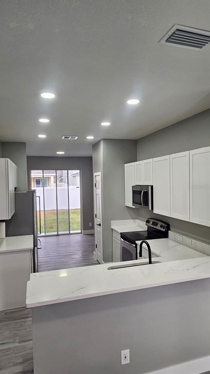 MILLENNIA PARK PH #1 - Residential Lease