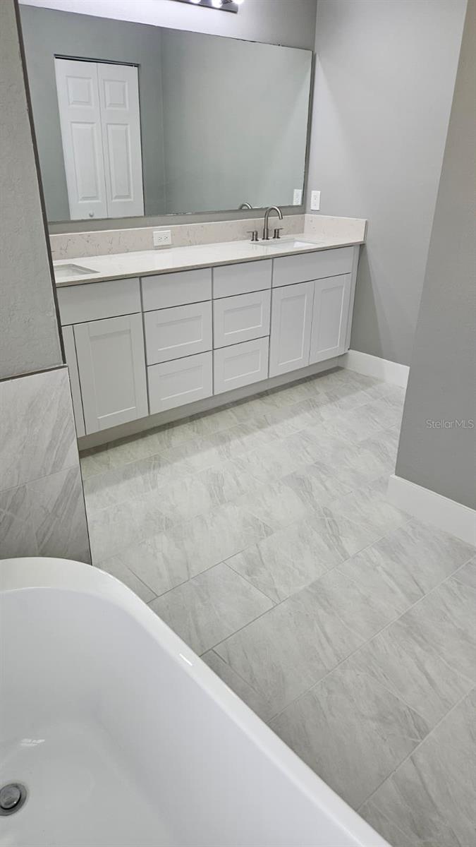 MILLENNIA PARK PH #1 - Residential Lease
