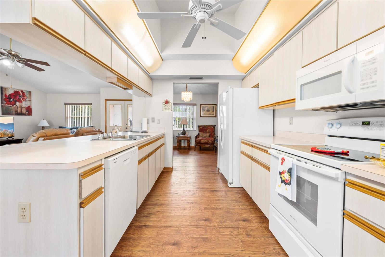 SPRING HILL - Residential