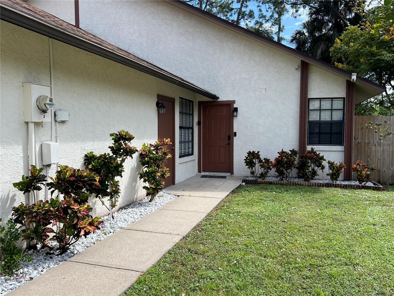 962 STONYBROOK CIRCLE