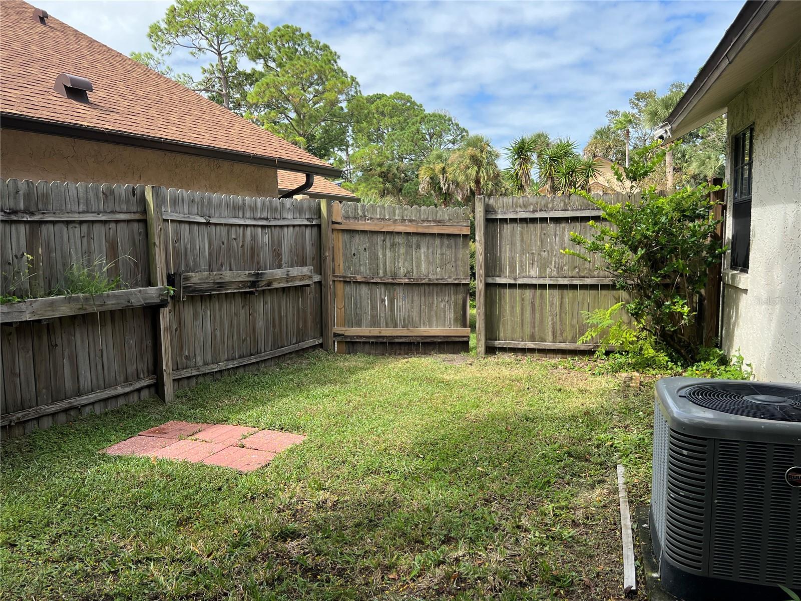 962 STONYBROOK CIRCLE