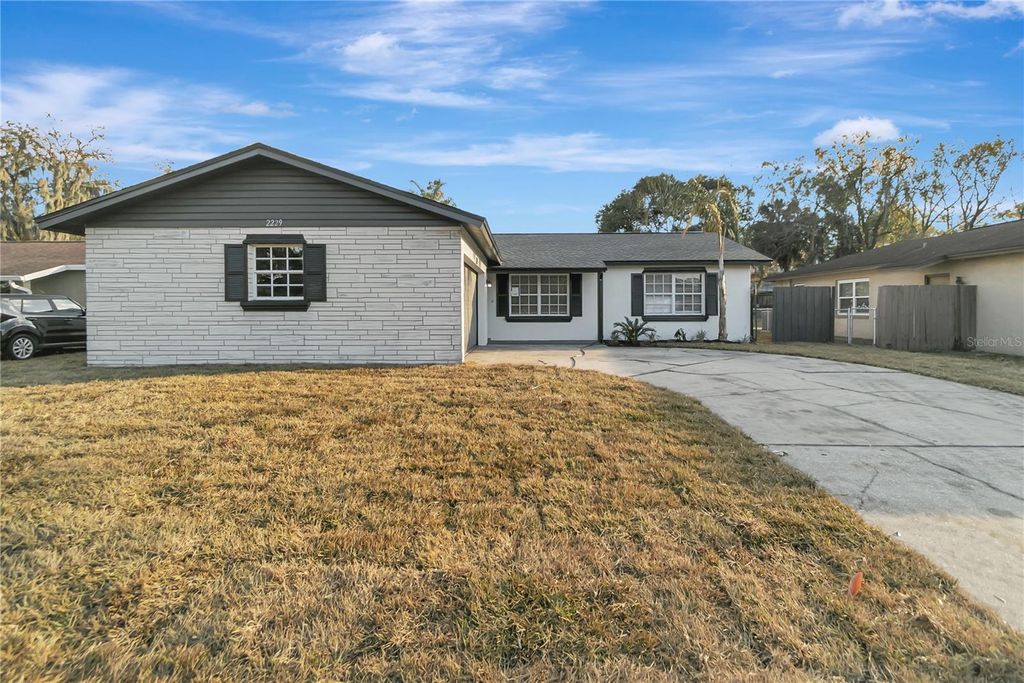 Photo of 2229 Elizabeth Drive, Brandon, FL 33510 (MLS # TB8476391)
